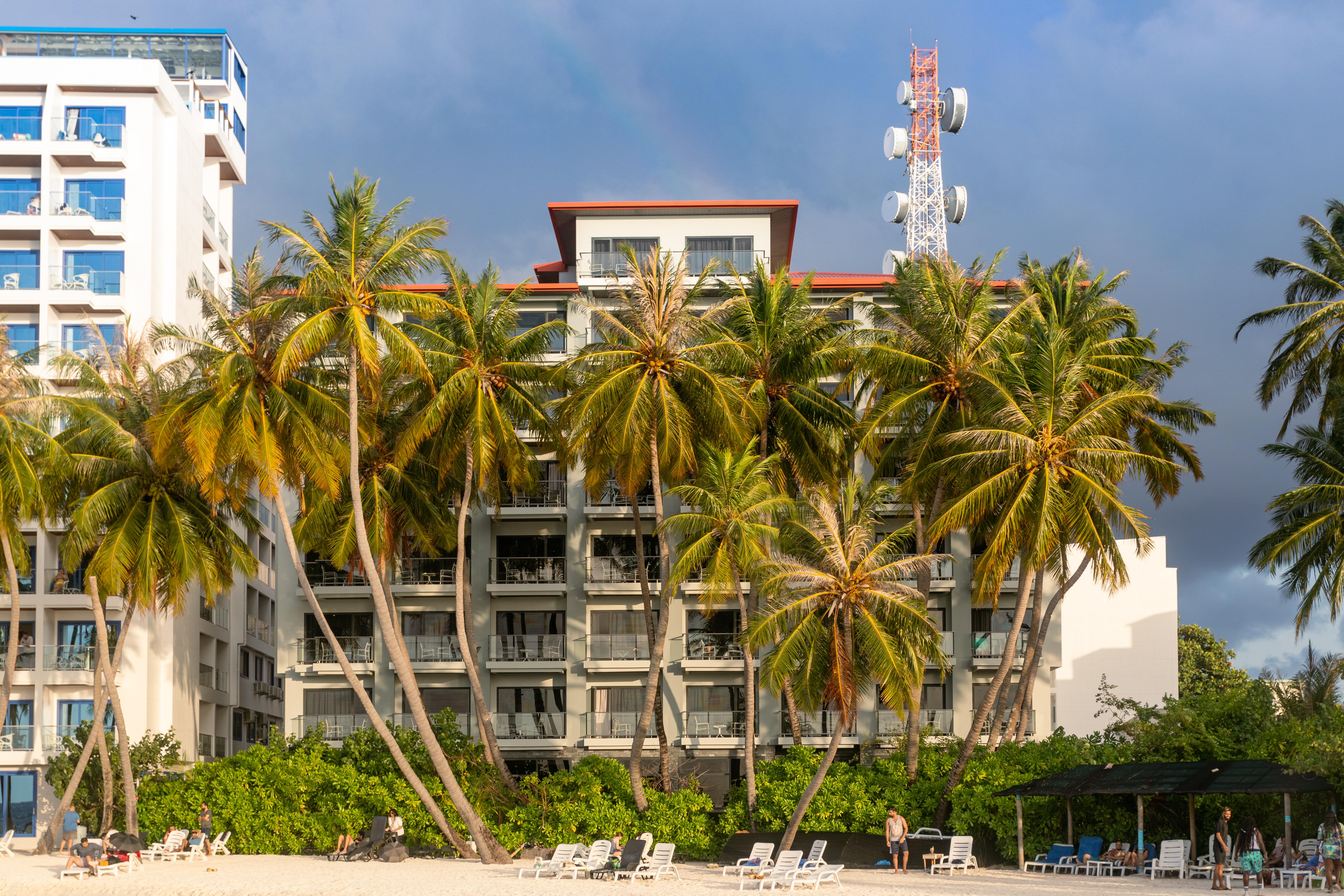 Готель Kaani Grand Seaview Маафуші Екстер'єр фото