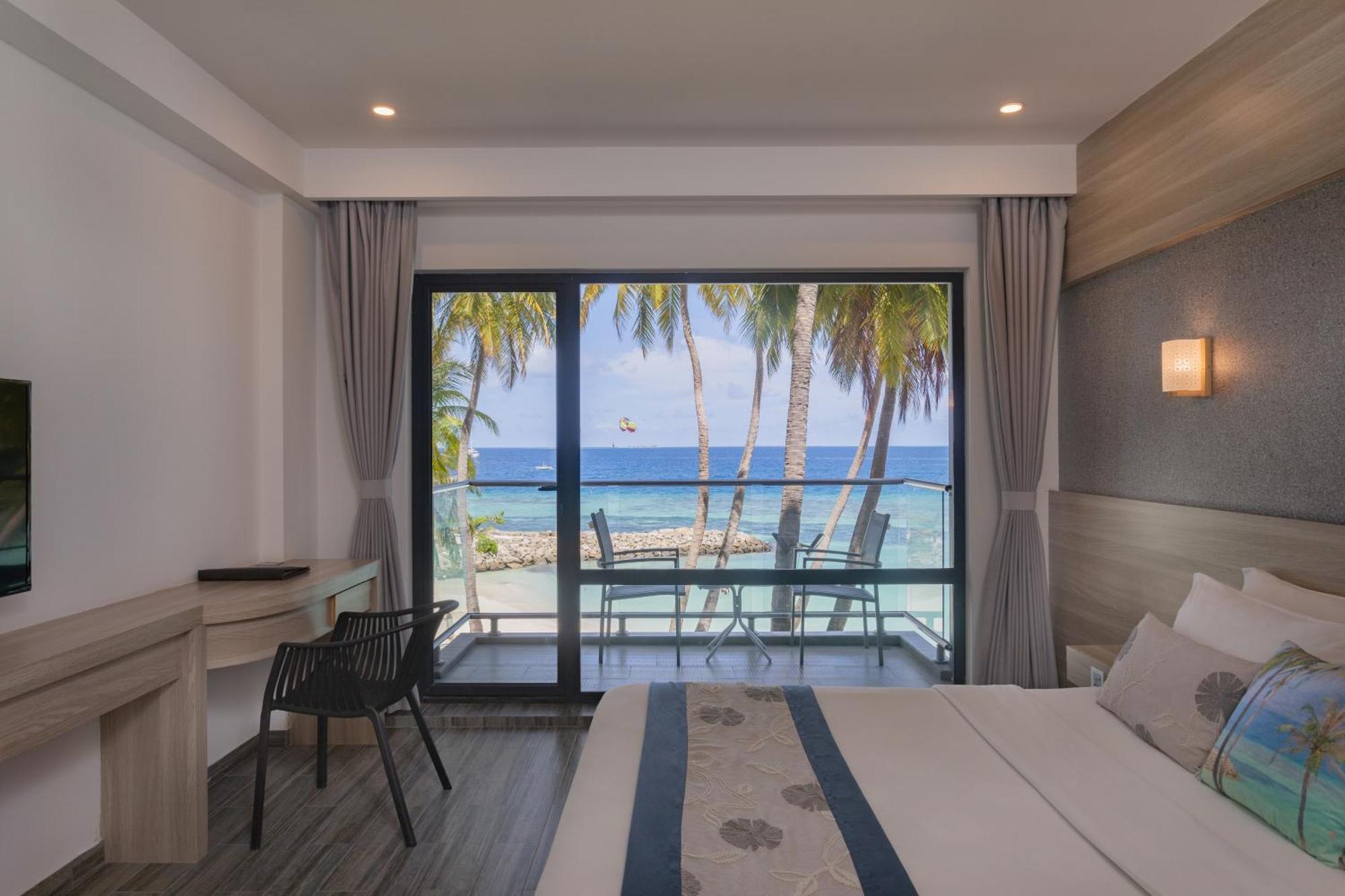 Готель Kaani Grand Seaview Маафуші Екстер'єр фото